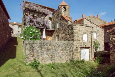 Image de Maison confortable de 2 chambres à.