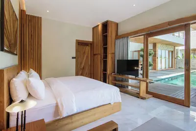 Image de 2 minute walk to beach - 3 Br Beachfront Villa