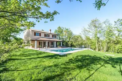 Image de Beautiful Villa House Andrijasi with Private heated Pool in the green heart of Istria is a perfect place for a vacation with family or friends