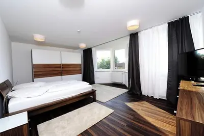 Image de 150 m² Apt | full Ac | netflix | center | balcony