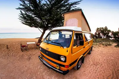 Image de Location Combi Vw vintage aménagé tout confort île Oléron au bord de l'eau 4 à 6