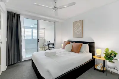 Image de Axis Nook Poolside Studio by Waterfront and Markets