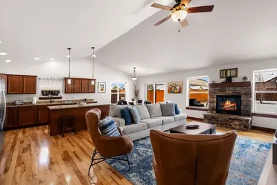 Image de Parkview Villa - Dog Friendly With Fenced Back Yard