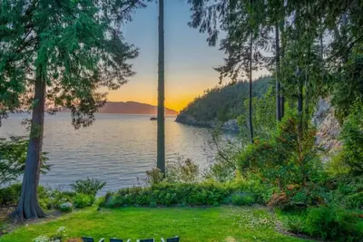 Chuckanut Beachfront Sanctuary