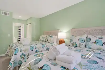 Image de 2322 Racquet Club @ Sea Pines - Pool - Sleeps 8