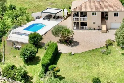 Mountain views with Heated pool and optional Jacuzzi. South of France