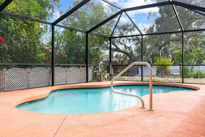 Charming home with heated pool close to many beaches