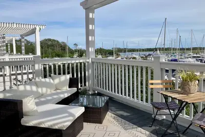 Image de Romantic Waterfront Retreat in charming Southport