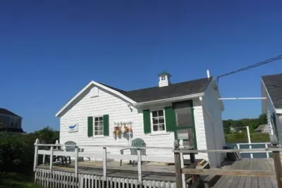 Image de The Four Whales - Cape Porpoise \"Finback\"