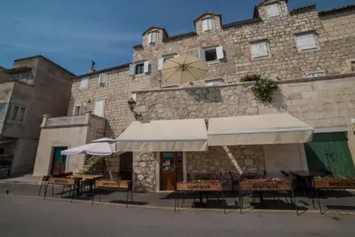 Image de Stone House Seaside Retreat/BracIsland- 2Bedroom 1