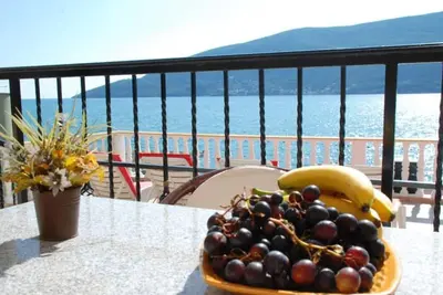 Image de Stunning Beachfront Stay in Herceg Novi - Two Bedroom Apartment A