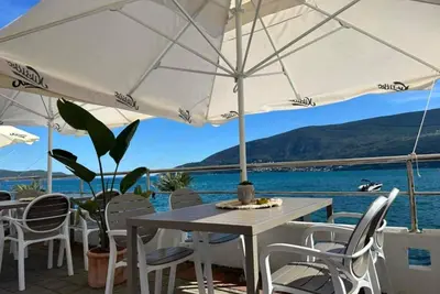 Image de Stunning Beachfront Stay in Herceg Novi - One Bedroom Apartment B