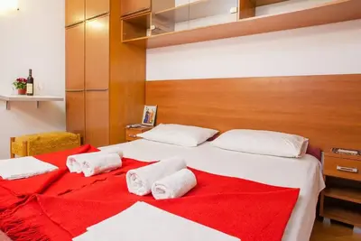 Image de Comfortable Stay with Sea View in Petrovac - Studio with External Bathroom 2
