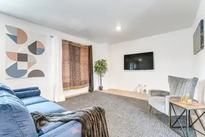 Image de Perfect for Families! Quiet Aurora Home