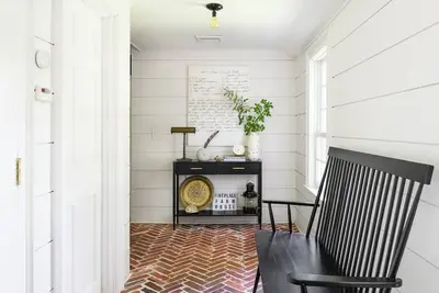 Image de Fireplace Farmhouse in bucolic Brookhaven Hamlet / 5 bedroom with pool & hot tub