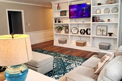 Image de Charming 3-bedroom cottage in Fayetteville with Ac, WiFi