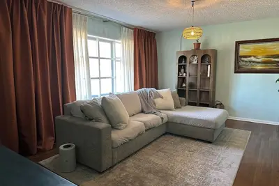 Image de Midcentury traditional house in delightful Norfolk with Ac, WiFi, fitness room