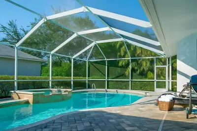 Image de Luxury Villa Casa Blanca Naples ⭐ Heated Pool & Spa, Close to 5th Ave & Beaches
