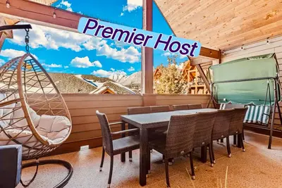 Image de Solara Canmore | High Ceilings | Hot Tub/Pool/Parking | Mtn View | Large Balcony