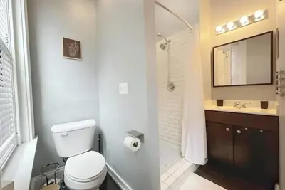 Image de Boho Studio Loft Meets Luxury in Otr Cincinnati!