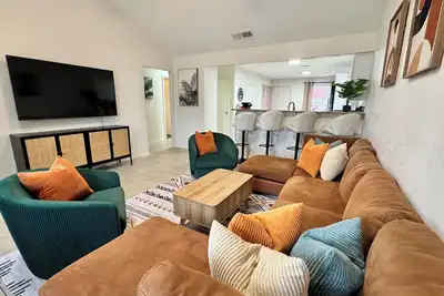 Image de Swim, Hike, Explore & Relax just minutes from lakes-beaches, nature & Ft. Worth!