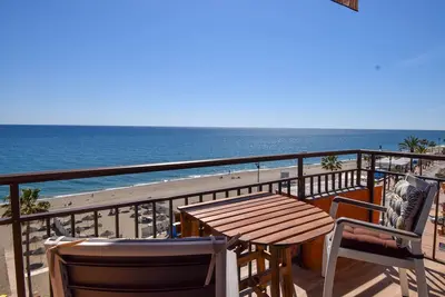 Image de Ref: 262 Beach front apartment with amazing terrace and sea views