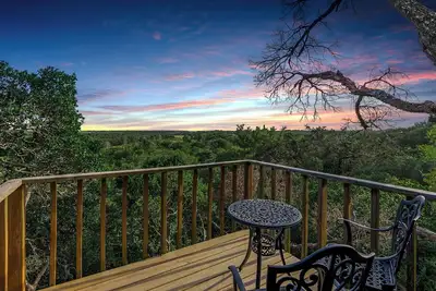 Image de Cole Springs Historic Buda Cottage: Tower, Hill Country, 14. 6 Acres! ! !