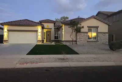 Image de Spacious Luxury Retreat in the Heart of Glendale with All Amenities