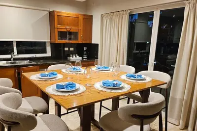 Image de Charming 2-bedroom condo on the beach in El LimĂłn with Ac, WiFi, and Pool.