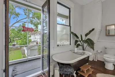 Image de Paradisus - Historic Meets Modern – 4br Victorian Gem