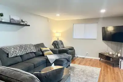 Image de New 2 Br 1 Ba Home Office Escape!