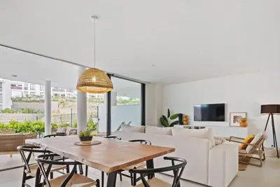 Image de Appartement avec un magnifique jardin à Higuerón West.