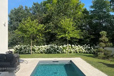 Image de Luxury Villa in Blois: 4-Bedroom with Private Pool in Peaceful Natural Setting