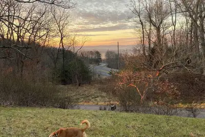 Image de Mount Mission Getaway w/ view of Vt Campus