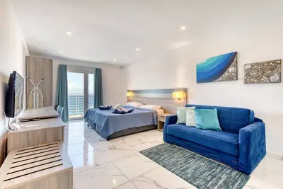 Image de Stylish Apartment in Bay Square 4