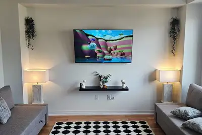 Image de Newly build house just minutes away from Niagara fallsview.