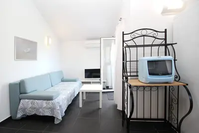 Image de Appartement d'une chambre avec le balcon et la vue sur le mer Baska, Krk (A-24227-a)
