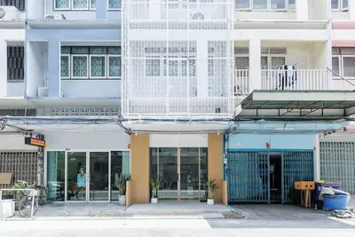 Image de 100m from Bts Bangchak, Townhouse with 4 rooms for 12+3 people, free wifi & maid