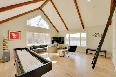 Image de Pond Views: Spacious & Quiet Carmel Hamlet Getaway