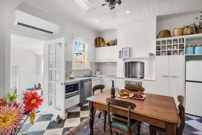 Image de Historic 4 Bedroom Townhouse