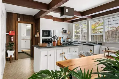 Image de Beatus House - peaceful & centrally located, 15 minute walk to town. Close to children`s playground