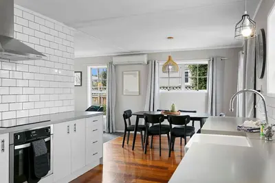 Image de Huia Retreat - Stylish & spacious comfort near the heart of Taupo, with short walk to lake edge