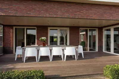 Image de Maison de vacances de luxe à Leende avec bien-être