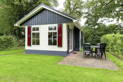 Image de Chalet aux Pays-Bas près de forêt et eau