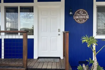 Image de The LCpl Faver lake house sleeps 8 with a private beach and boat ramp