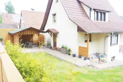 Image de Maison de vacances 'Im Weindorf -4 Erw 2 Ki-' avec vue sur montagne, terrasse privée et Wi-Fi