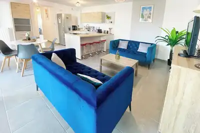 Image de Maison de ville 3 chambres avec terrasse, jardin et parking privé