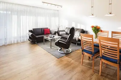 Image de Kapitäns Loft - 3-room-3 - Holiday home Papenfuß