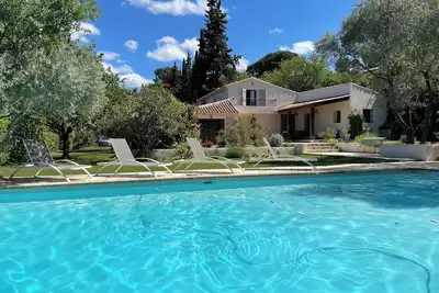 Image de Bienvenue dans votre coin de paradis: Villa de charme, piscine Xxl, 5 min d'Aix