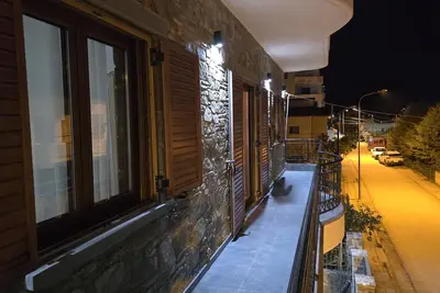 Image de 2-bedroom apartment in charming Berat with Ac, WiFi. Enjoy your stay